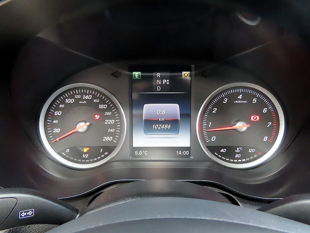 Mercedes Benz C Class - Vista 9