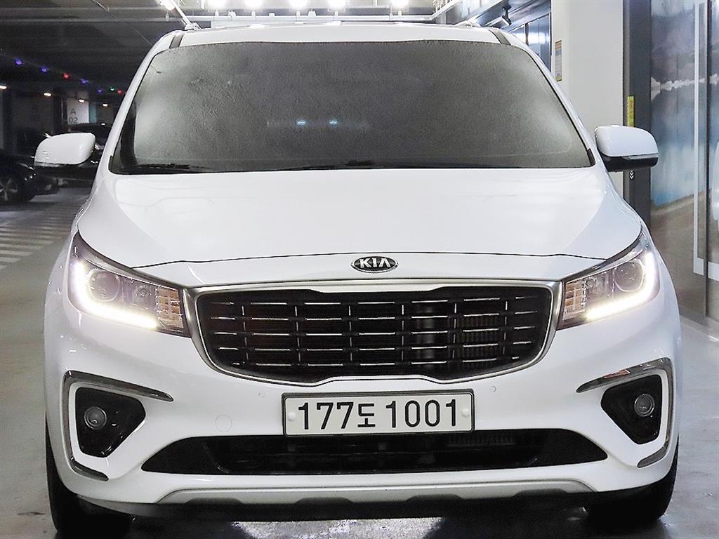 KIA Carnival - Vista 2