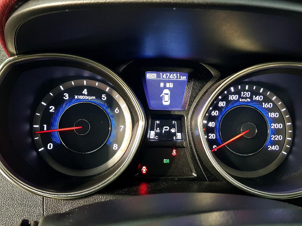 HYUNDAI Avante - Vista 7