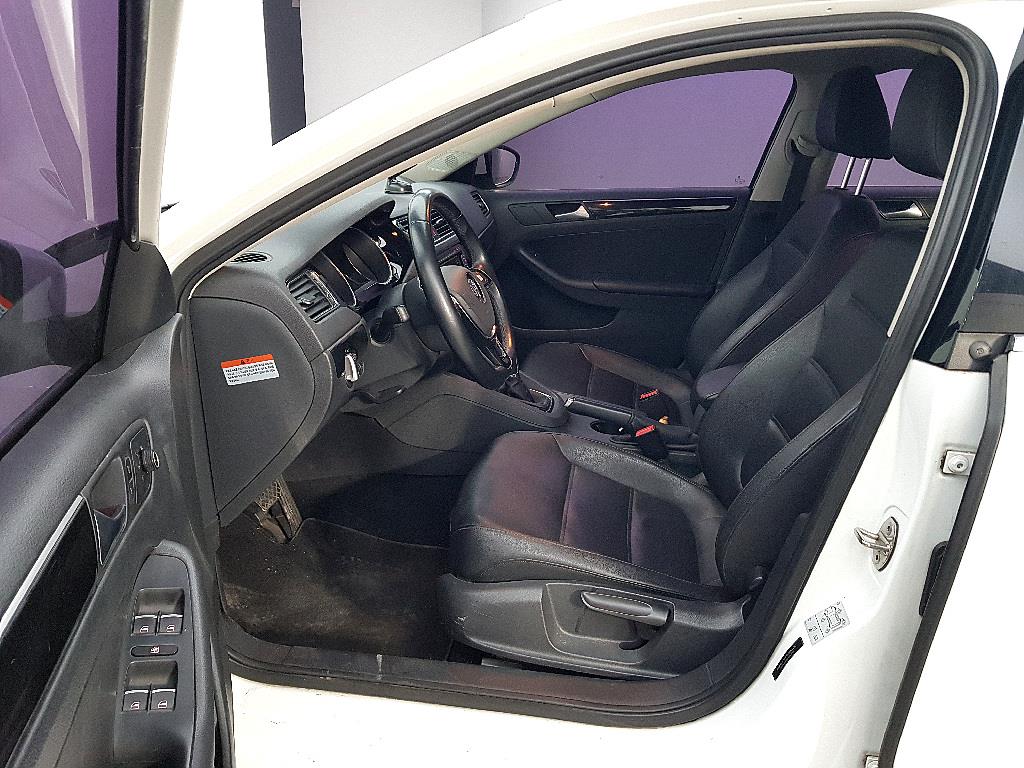 Volkswagen Jetta - Vista 8