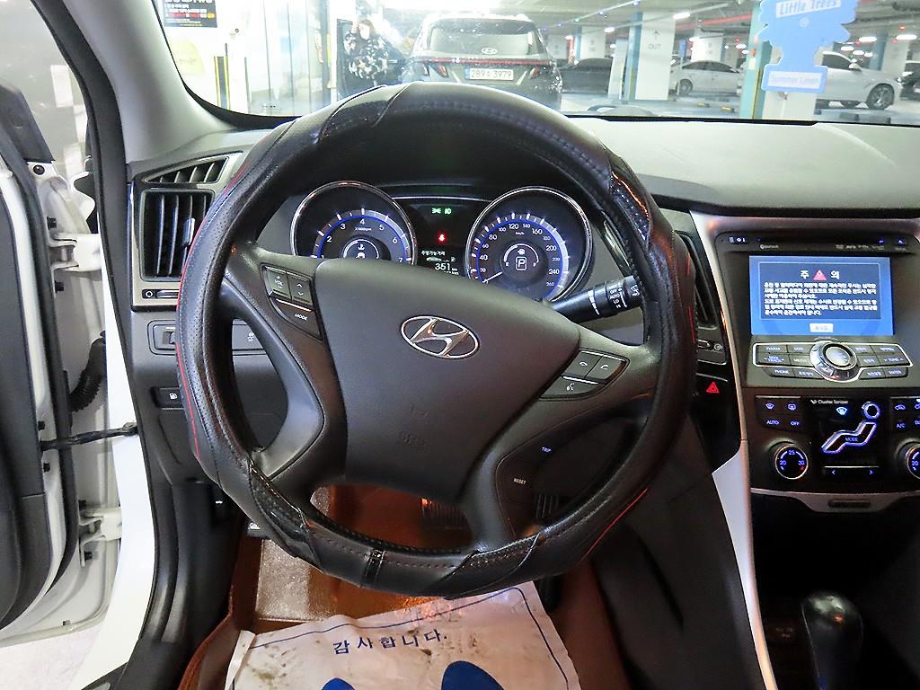 HYUNDAI Sonata - Vista 8