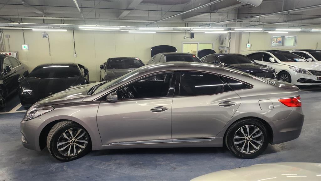 HYUNDAI Grandeur - Vista 2