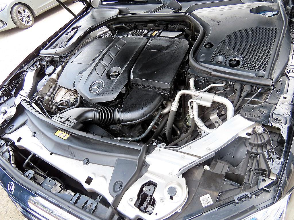 Mercedes Benz E class 2017 Negro - Importación desde Corea - HF Imports Iquique - Foto 19