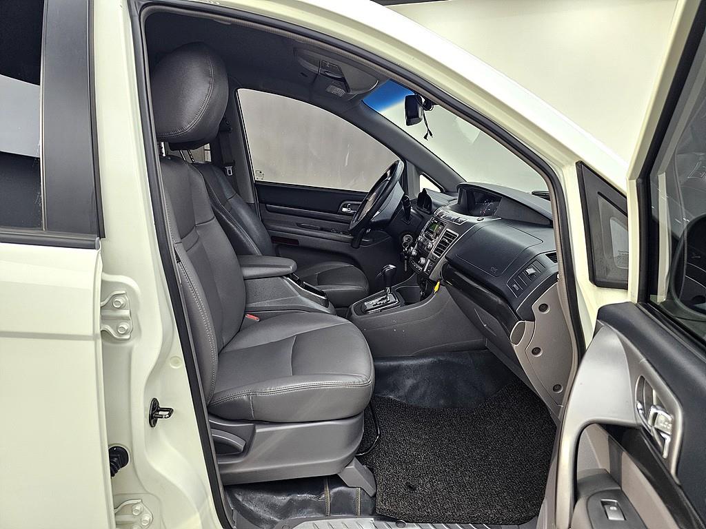 Ssangyong Korando - Vista 11