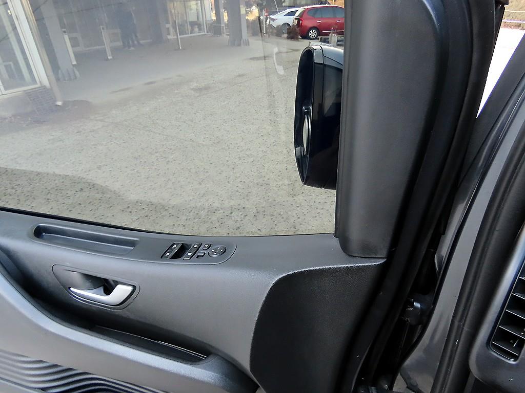 HYUNDAI Staria - Vista 11