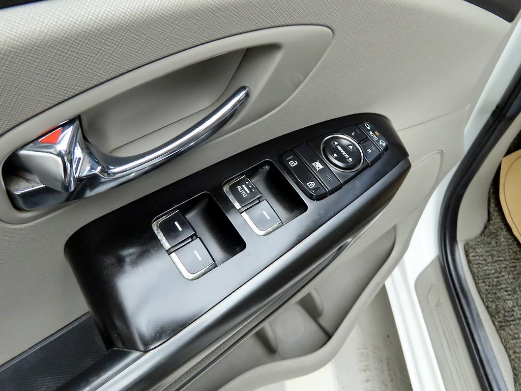 KIA Carnival - Vista 12