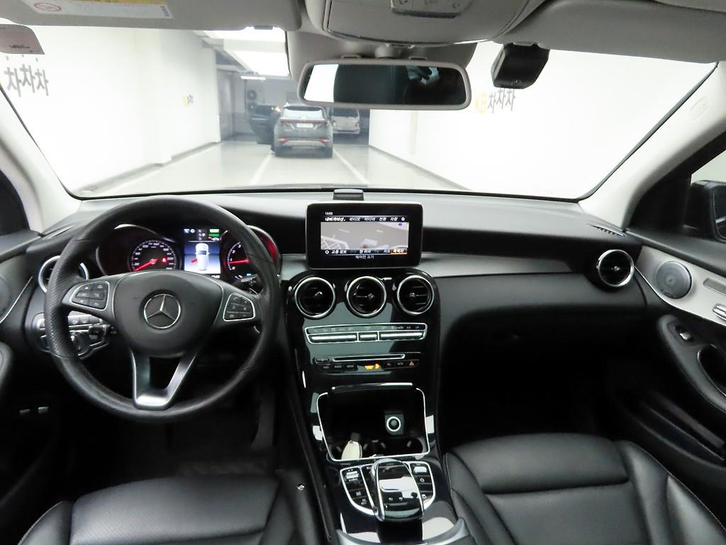 Mercedes Benz GLC Class - Vista 6