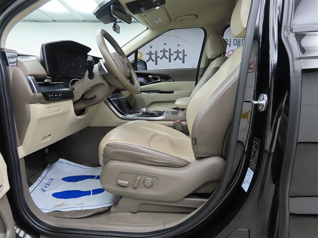 KIA Carnival - Vista 5