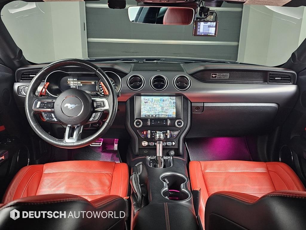 Ford Mustang - Vista 7