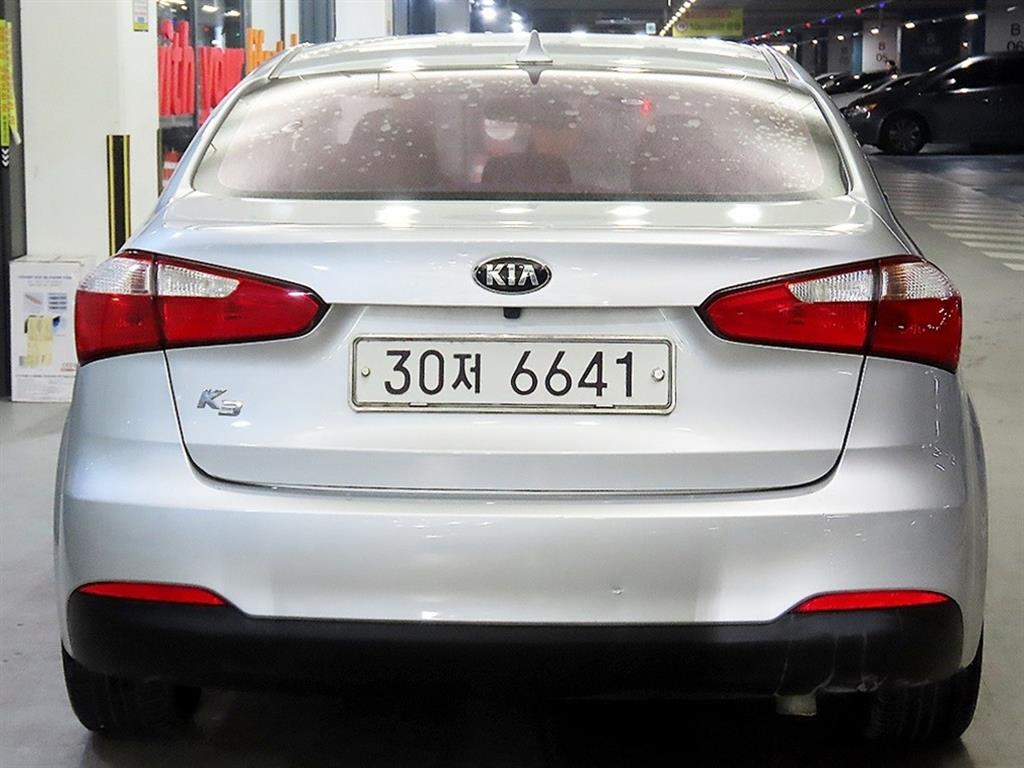 KIA K3 - Vista 5