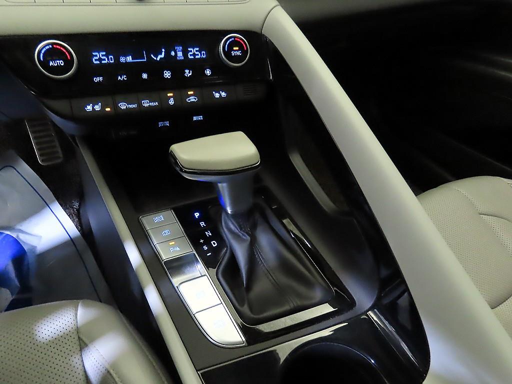 HYUNDAI Avante - Vista 12