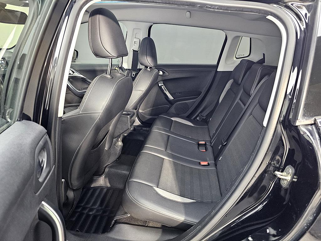 Peugeot 2008 - Vista 9