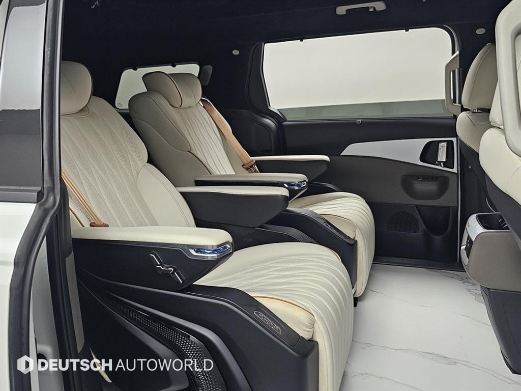 KIA Carnival - Vista 12