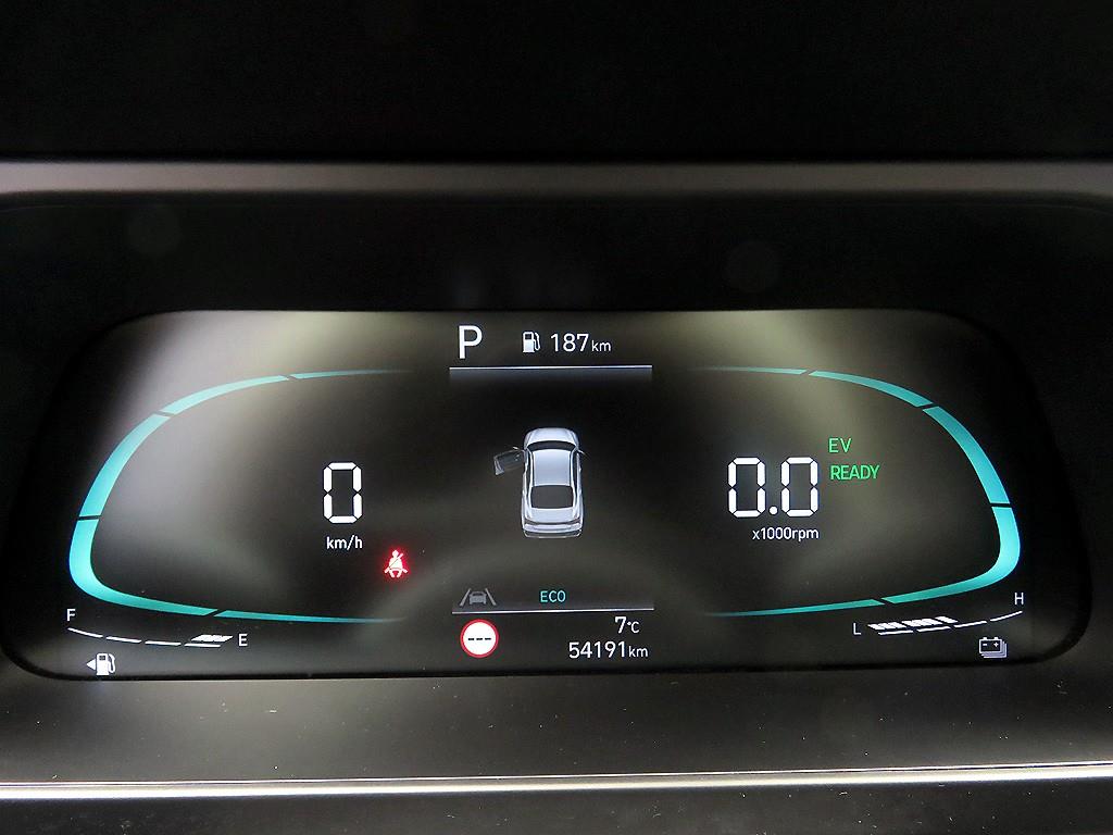 HYUNDAI Avante - Vista 11