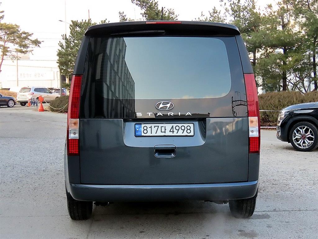 HYUNDAI Staria - Vista 4