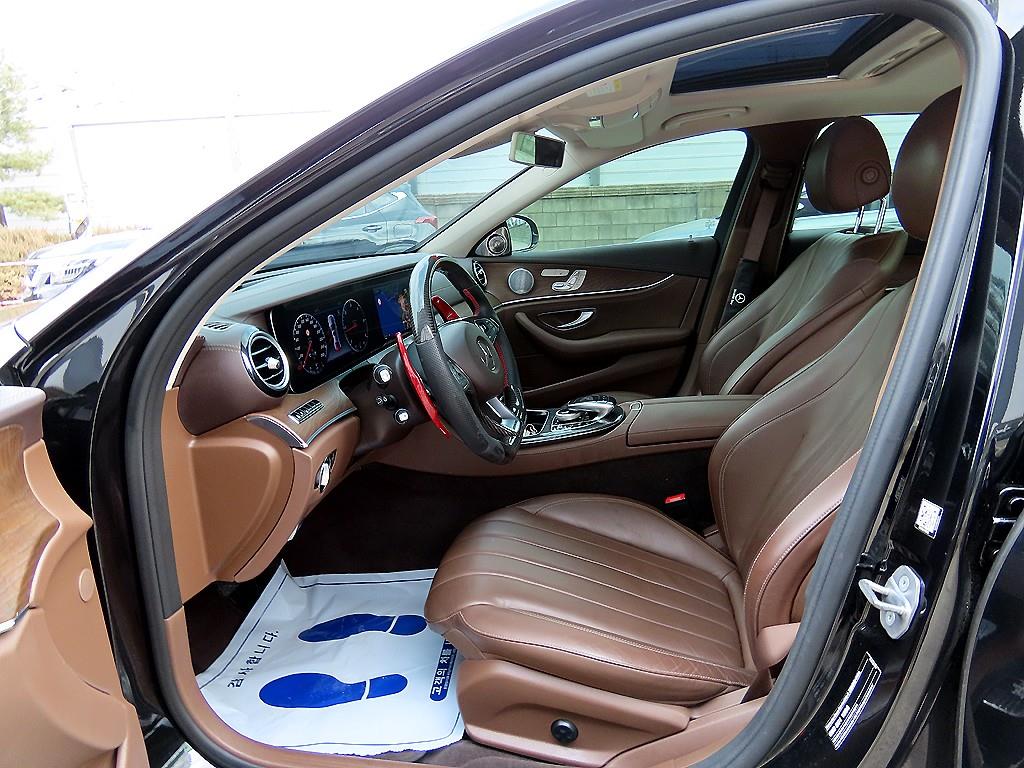 Mercedes Benz E class - Vista 5