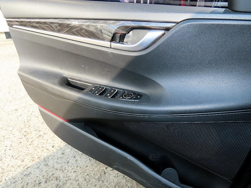 HYUNDAI Grandeur - Vista 12