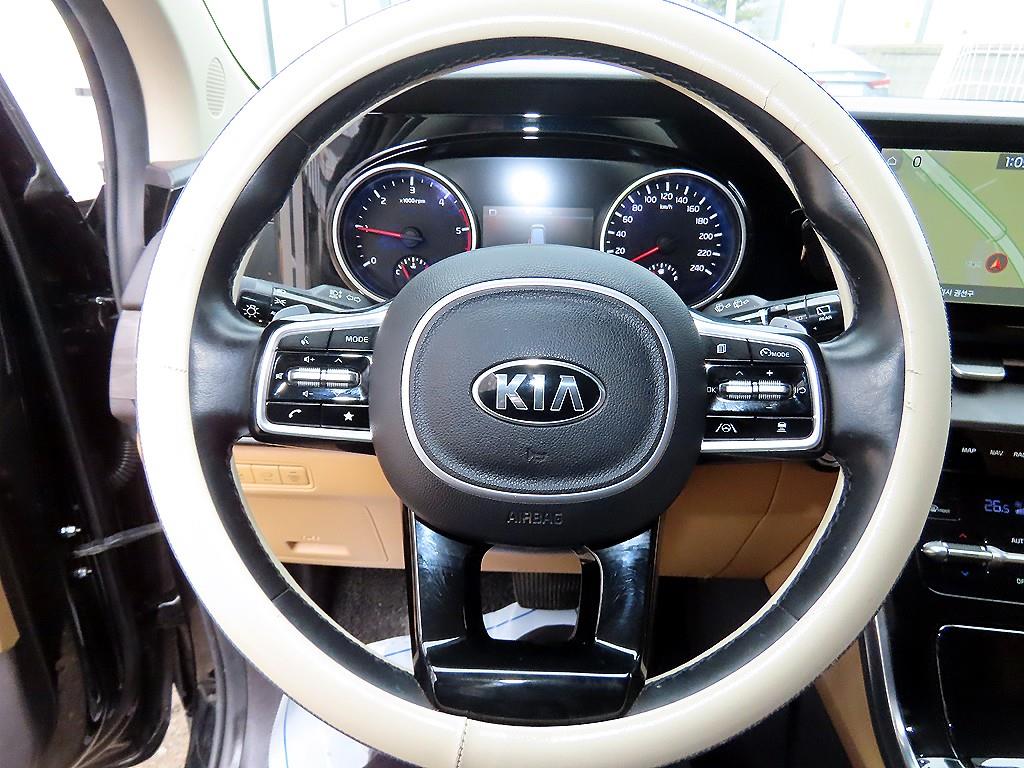 KIA Carnival - Vista 9