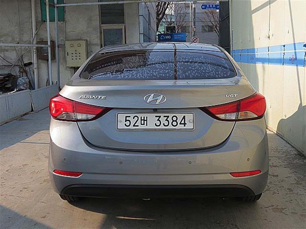 HYUNDAI Avante - Vista 5