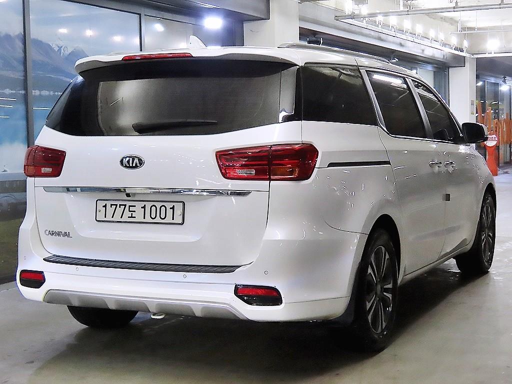 KIA Carnival - Vista 4