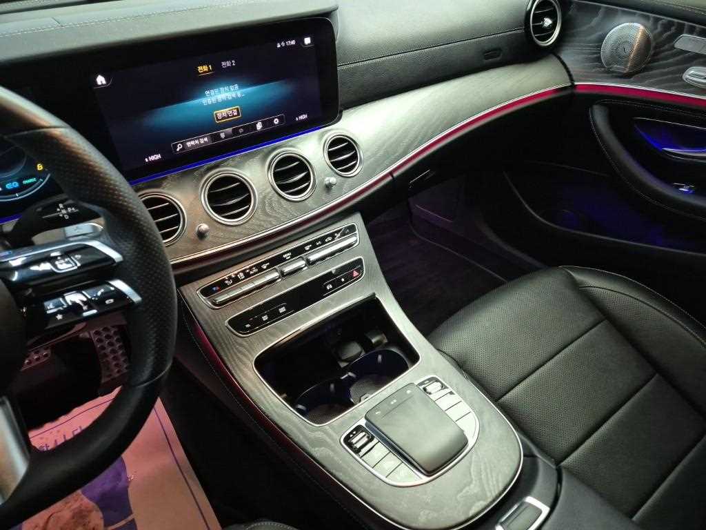 Mercedes Benz E class - Vista 10