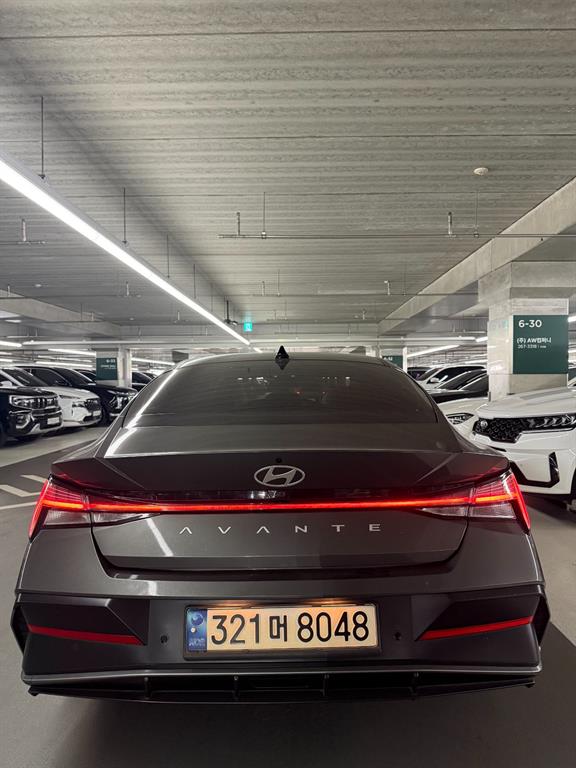 HYUNDAI Avante - Vista 4