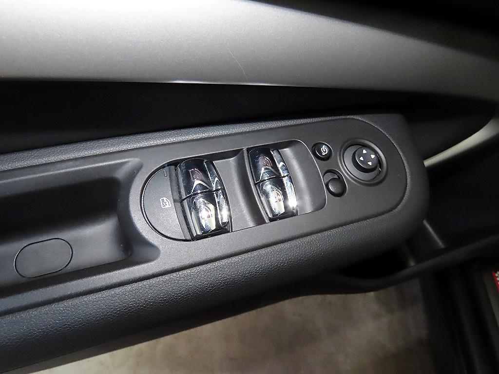 Mini Clubman 2023 Negro - Importación desde Corea - HF Imports Iquique - Foto 13