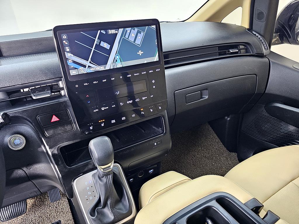 HYUNDAI Staria - Vista 9