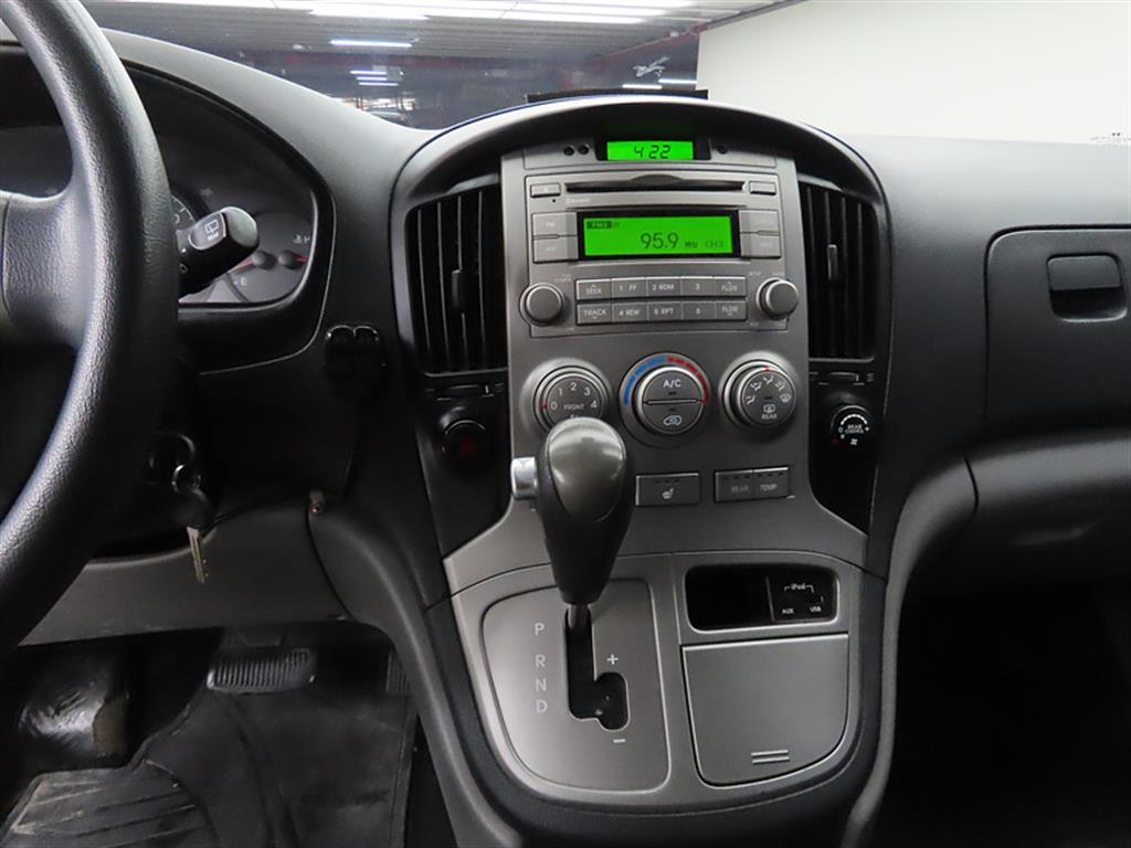 HYUNDAI Starex - Vista 10