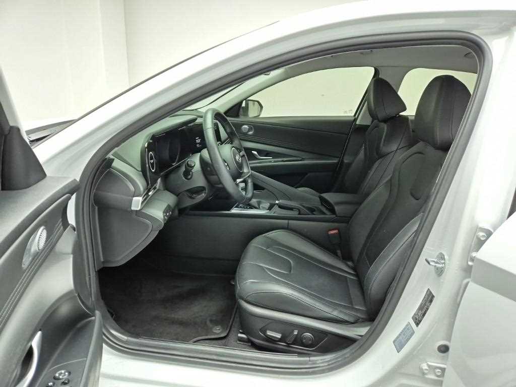 HYUNDAI Avante - Vista 11