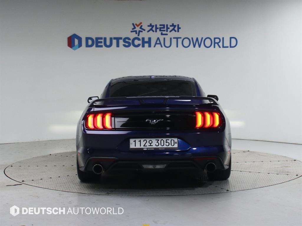 Ford Mustang - Vista 4