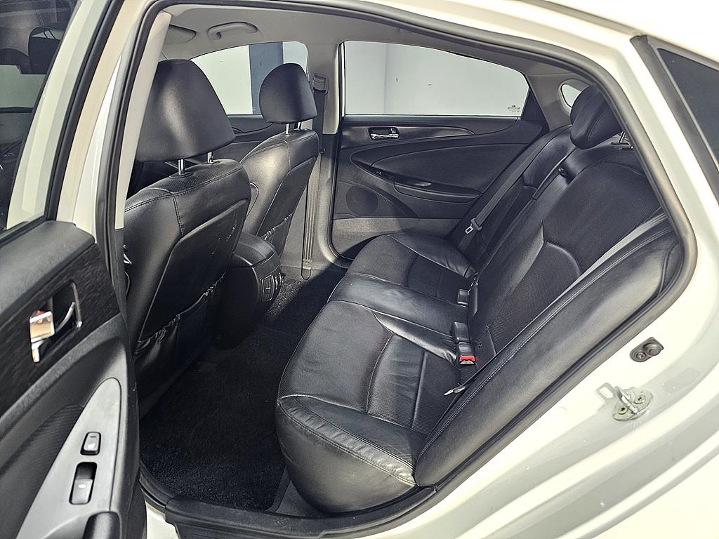 HYUNDAI Sonata - Vista 9