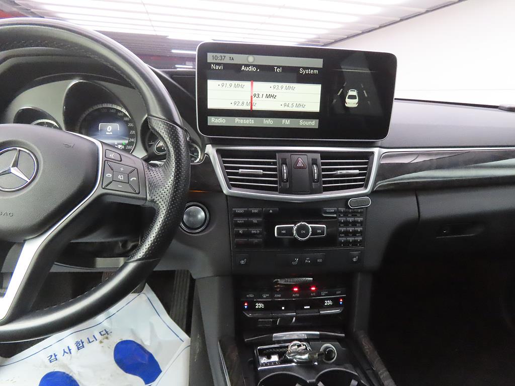 Mercedes Benz E class - Vista 10