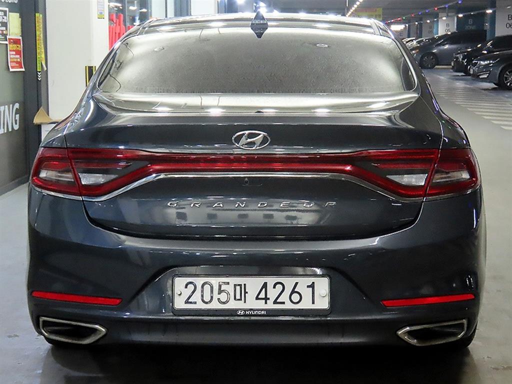 HYUNDAI Grandeur - Vista 5