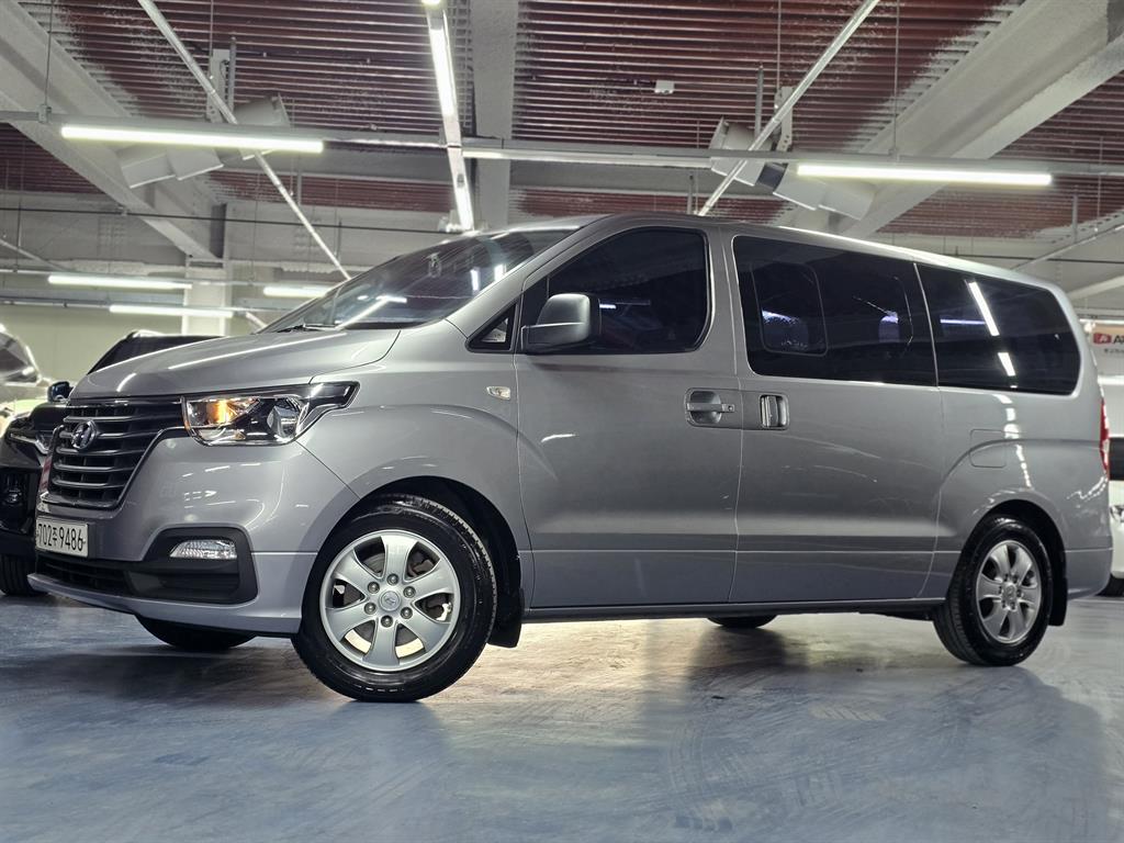 HYUNDAI Starex 2019 Gris - Importación desde Corea - HF Imports Iquique - Foto 1