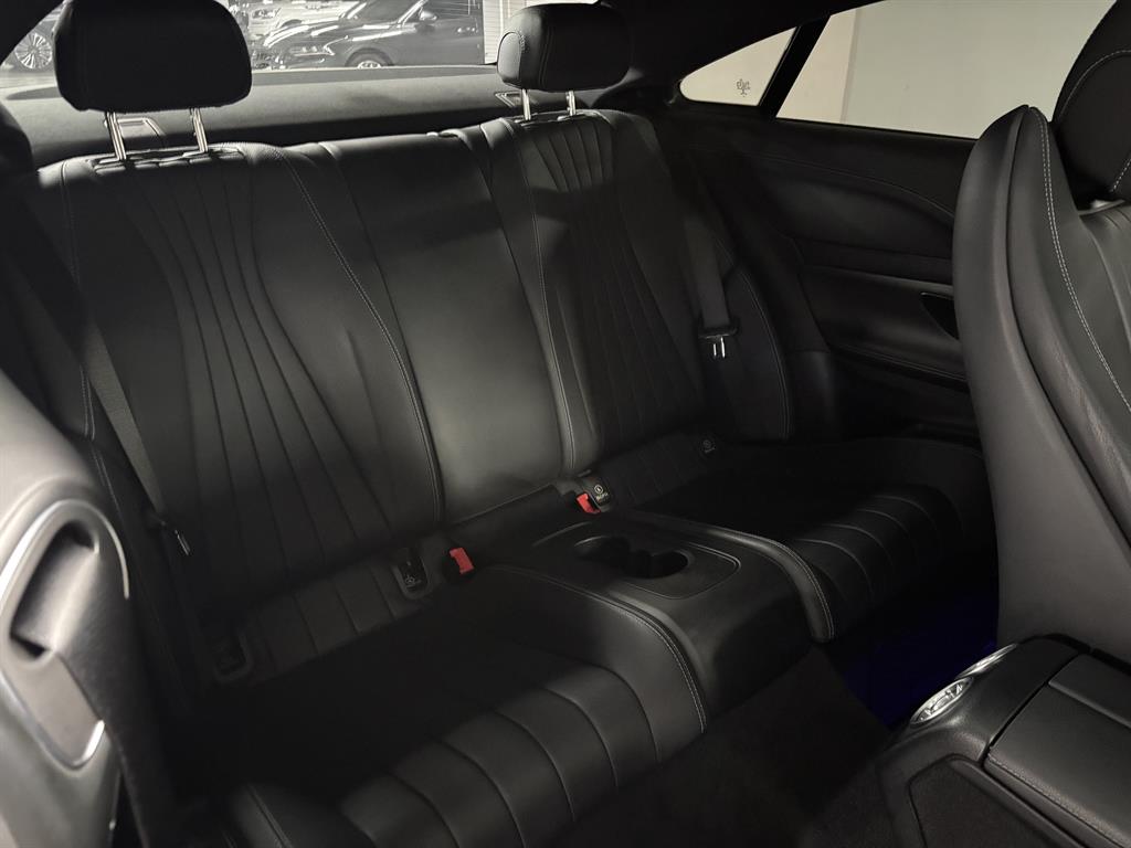 Mercedes Benz E class - Vista 8