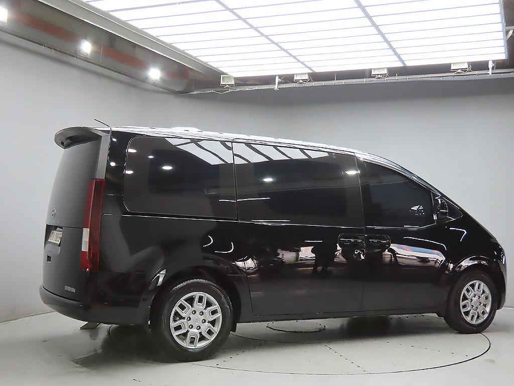 HYUNDAI Staria - Vista 7