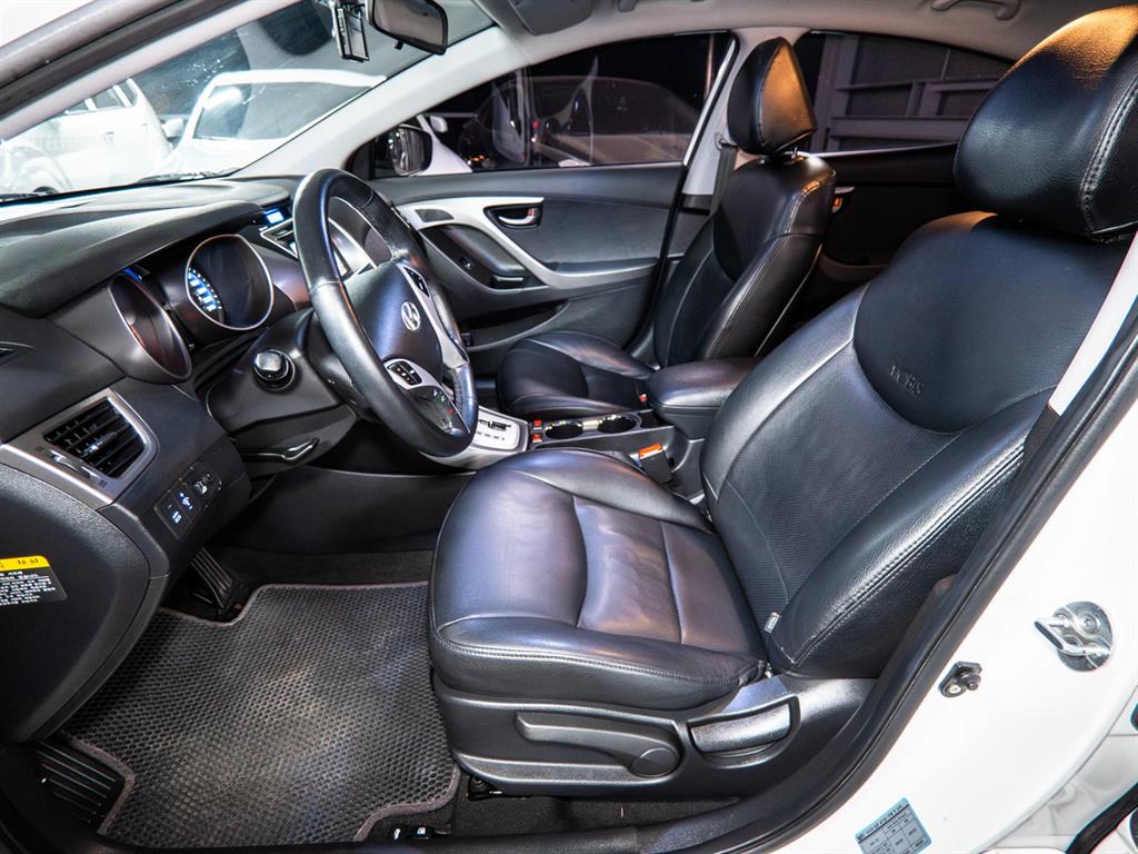 HYUNDAI Avante - Vista 5