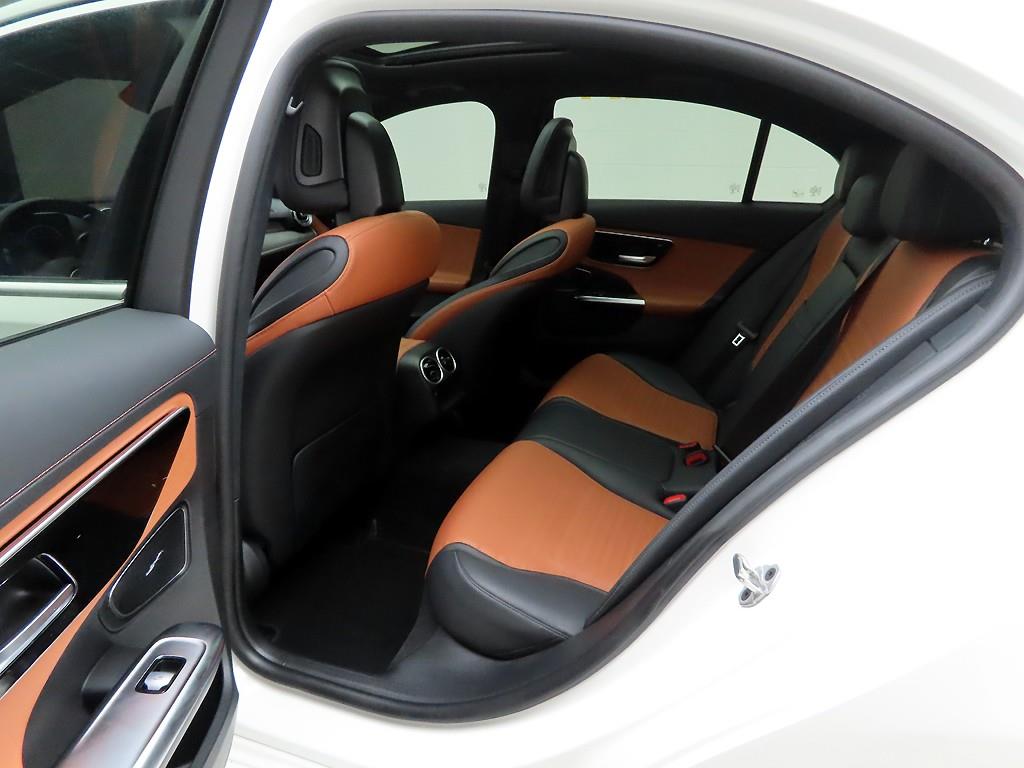 Mercedes Benz C Class - Vista 12