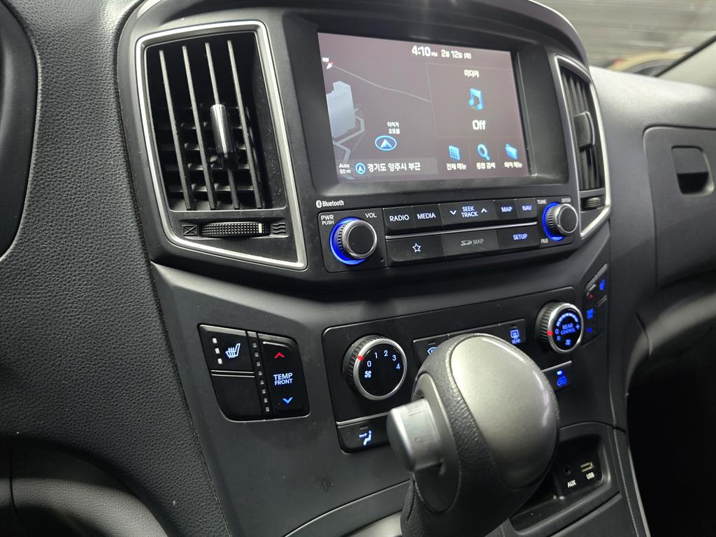 HYUNDAI Starex - Vista 11