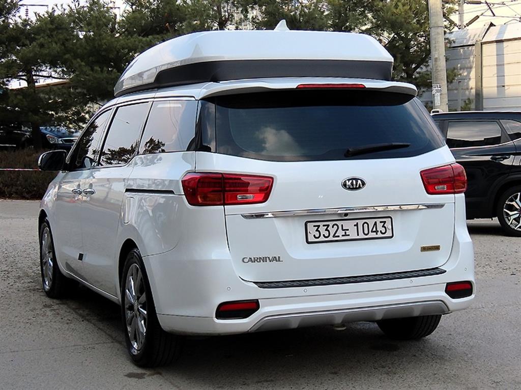 KIA Carnival - Vista 3