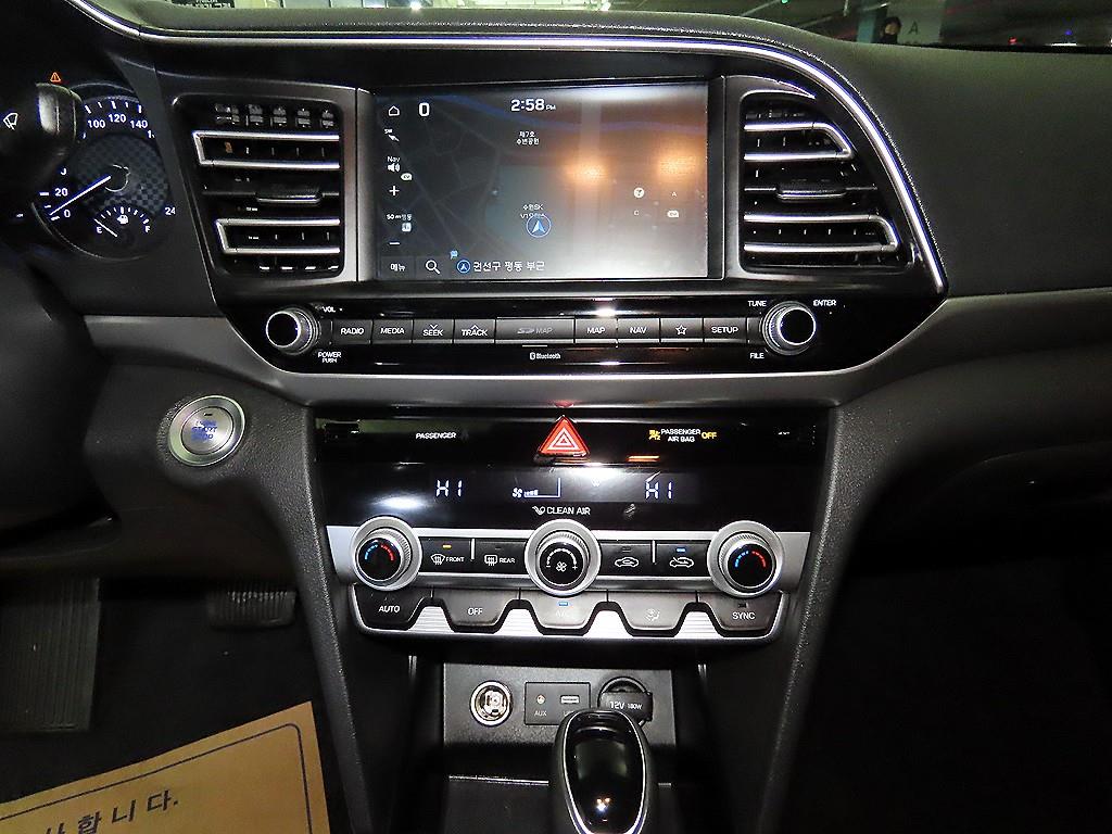 HYUNDAI Avante - Vista 11