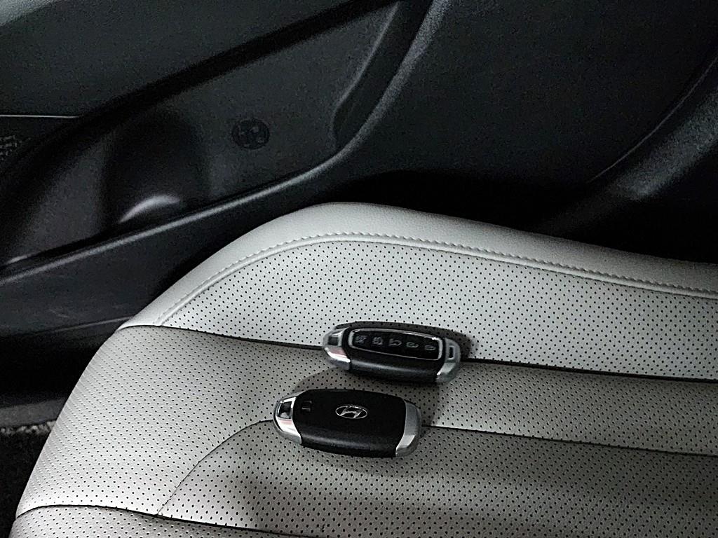 HYUNDAI Avante - Vista 10