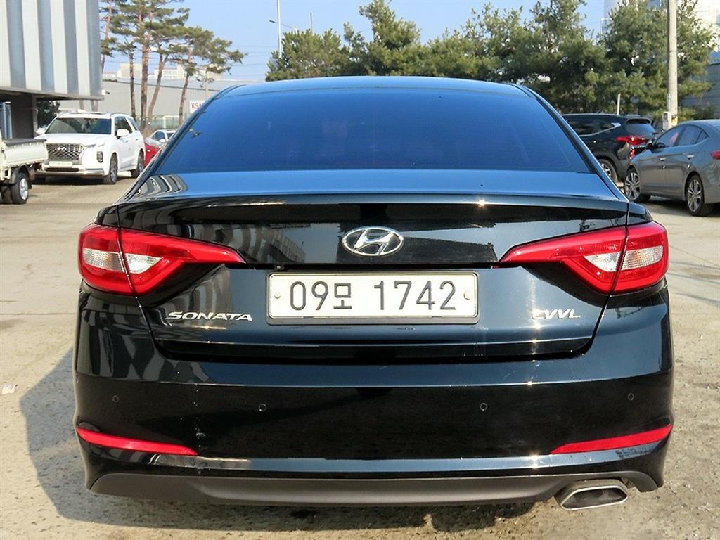 HYUNDAI Sonata - Vista 4