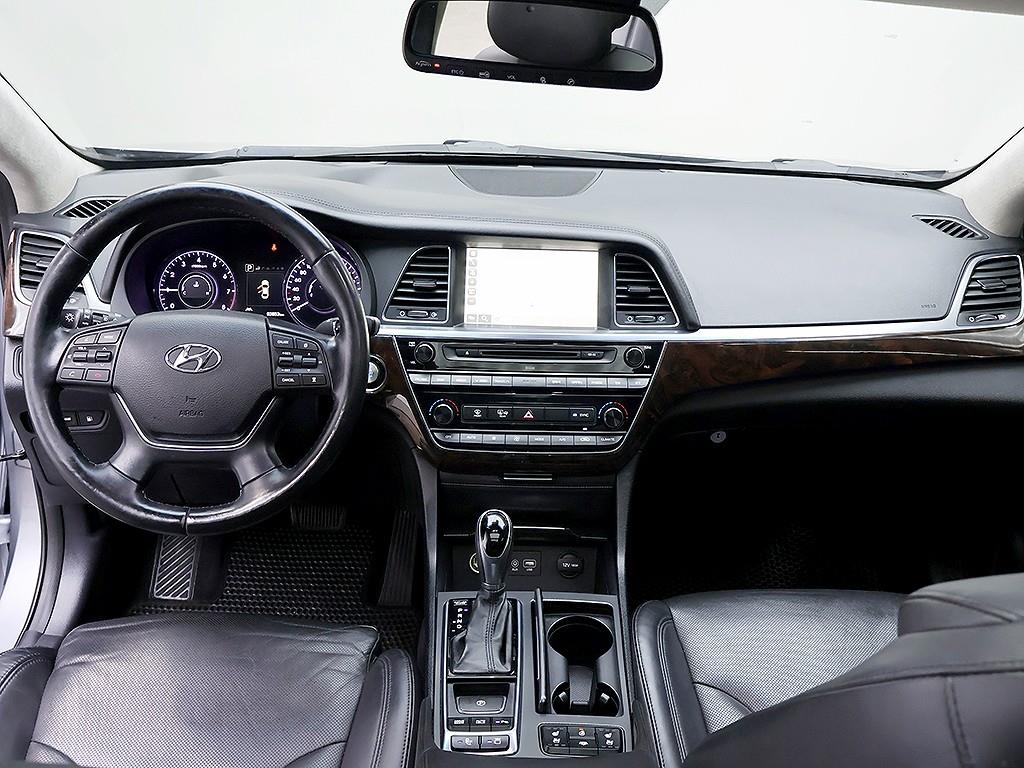 HYUNDAI Aslan - Vista 9