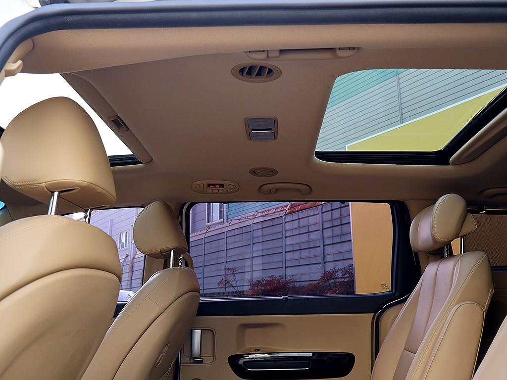 KIA Carnival 2016 Blanco - Importación desde Corea - HF Imports Iquique - Foto 13