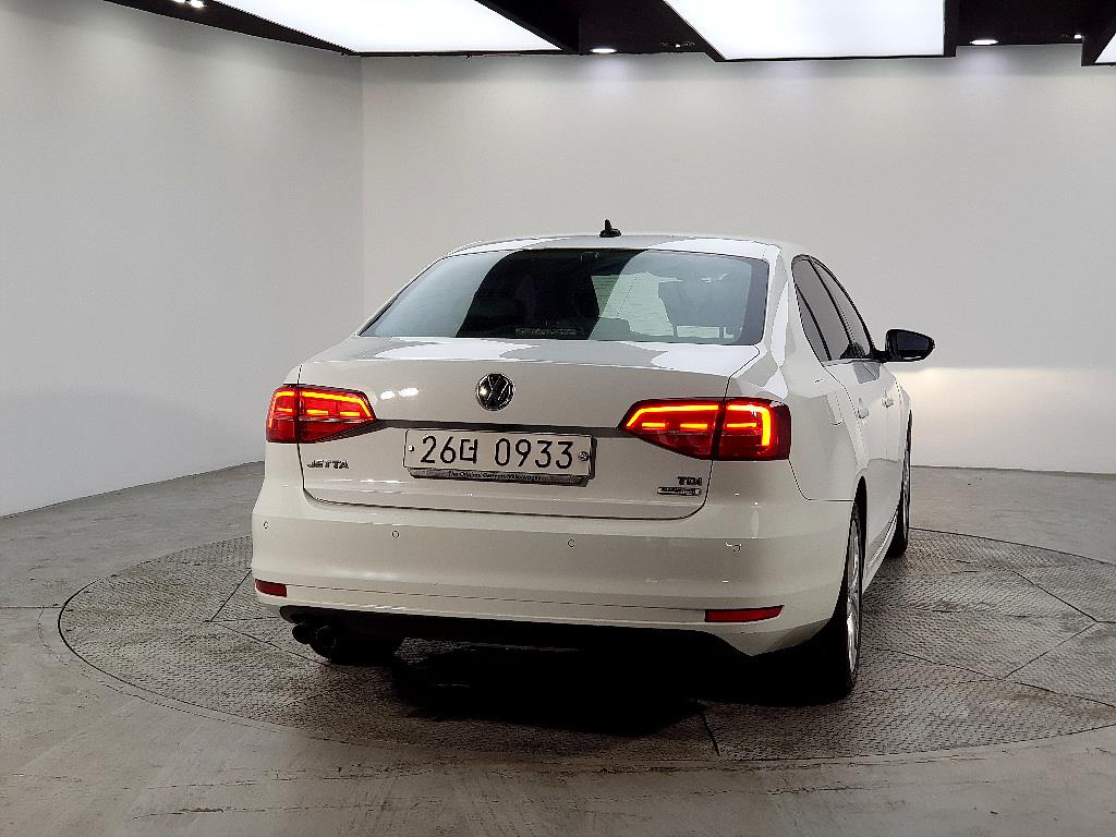 Volkswagen Jetta - Vista 3