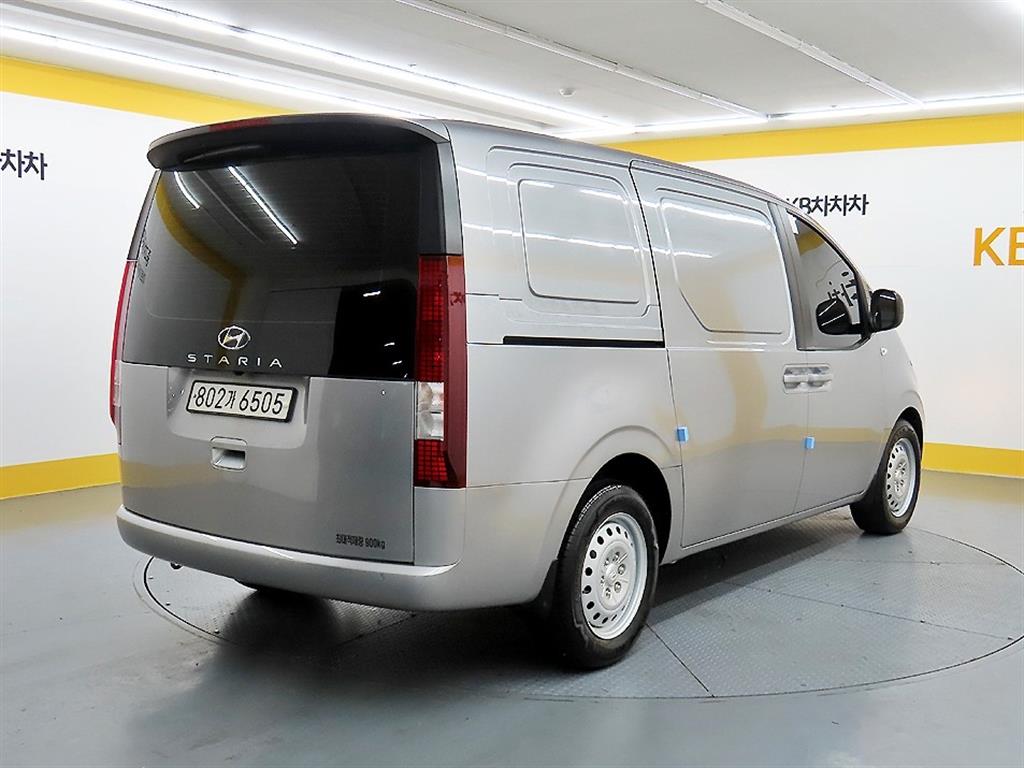 HYUNDAI Staria - Vista 4