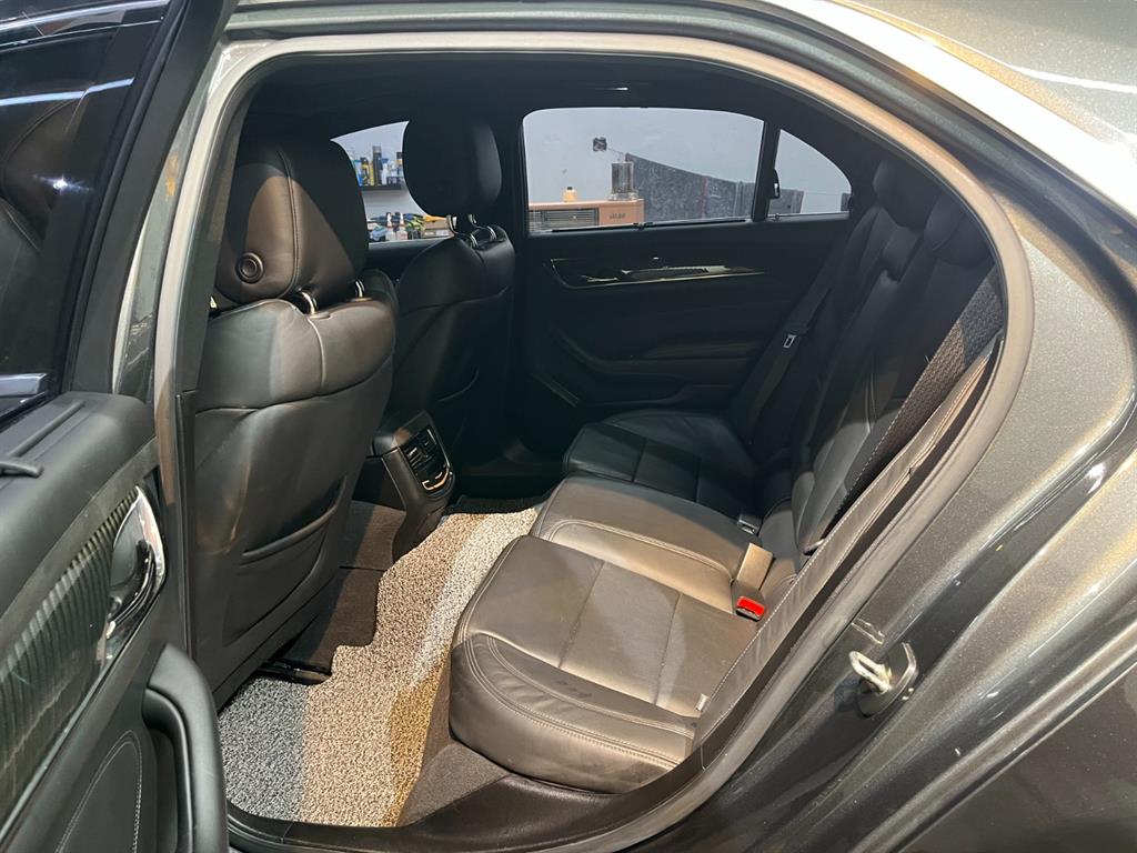 Cadillac CTS - Vista 11