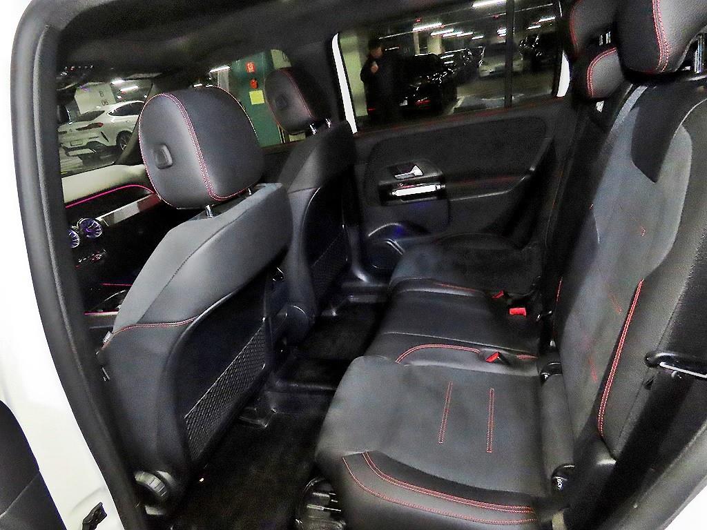 Mercedes Benz GLB Class - Vista 7